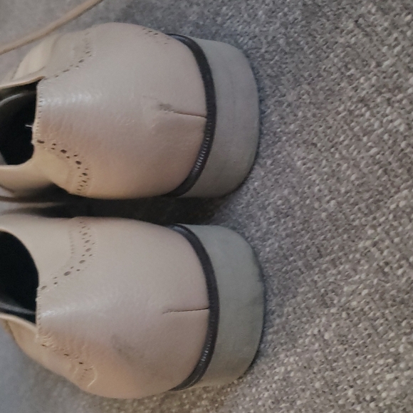 Salvatore Ferragamo Tan Patent Leather Oxford Shoes – Preppy Academia - Picture 3 of 6